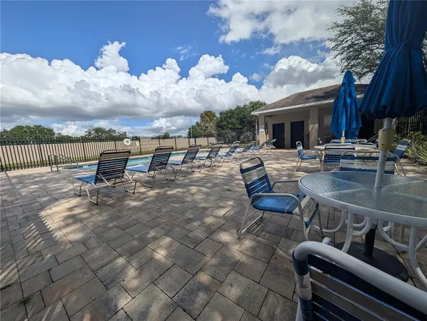 $2,400 | 4321 Deermont Circle, Tampa, FL 33624