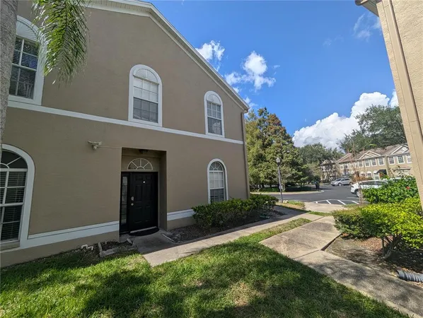 $2,400 | 4321 Deermont Circle, Tampa, FL 33624