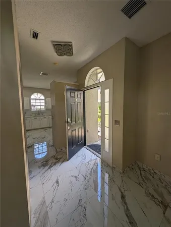 $2,400 | 4321 Deermont Circle, Tampa, FL 33624