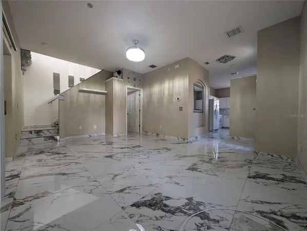 $2,400 | 4321 Deermont Circle, Tampa, FL 33624