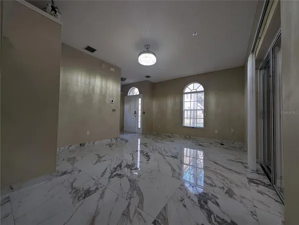 $2,400 | 4321 Deermont Circle, Tampa, FL 33624