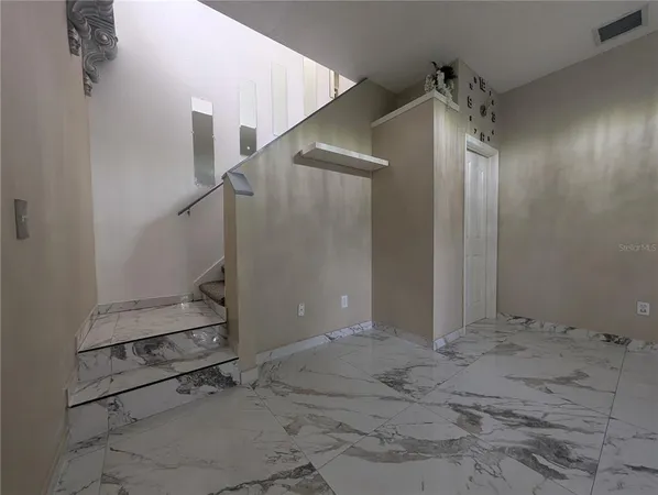 $2,400 | 4321 Deermont Circle, Tampa, FL 33624