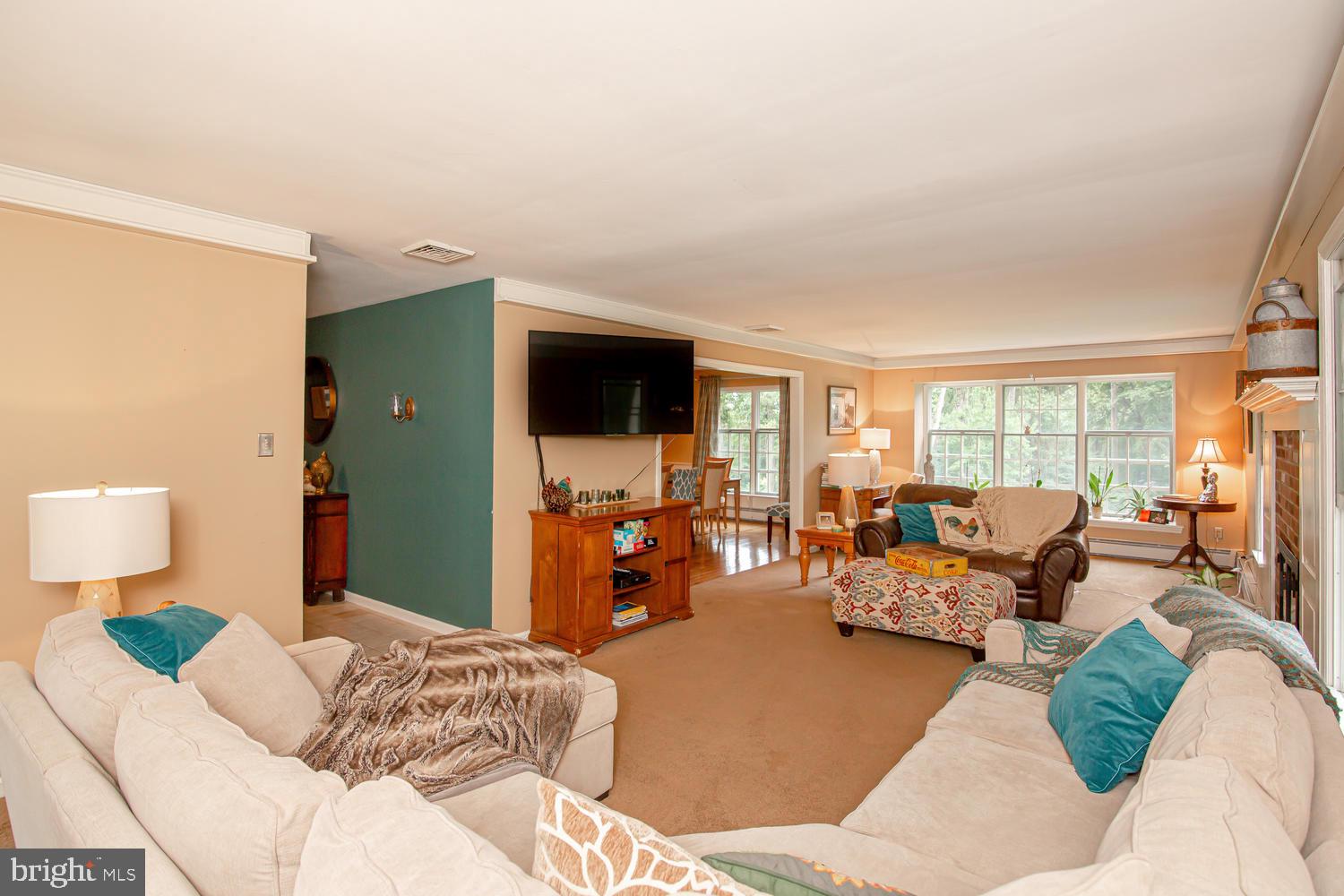 55 Timber Lane Thornton, PA 19373 - Photo 15 of 23 Living Area