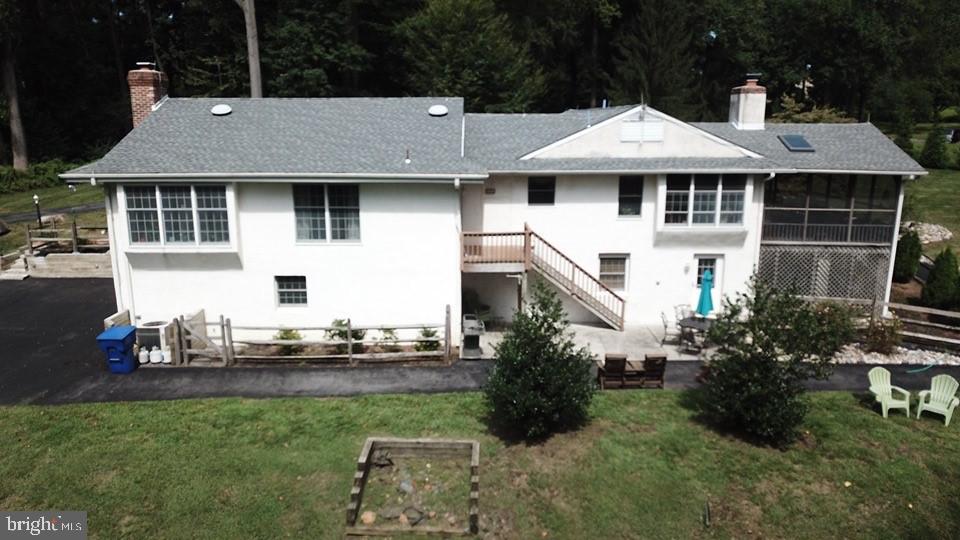 55 Timber Lane Thornton, PA 19373 - Photo 3 of 23 Back View
