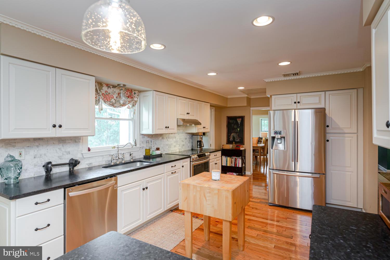 55 Timber Lane Thornton, PA 19373 - Photo 7 of 23 Kitchen