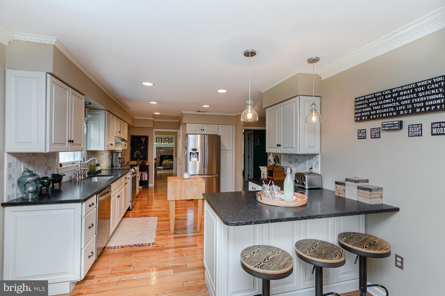55 Timber Lane Thornton, PA 19373 - Photo 8 of 23 Kitchen