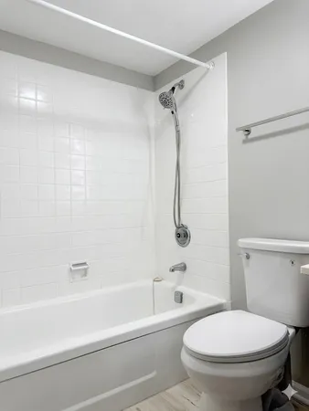 $1,700 | 1104 Mercury Drive, Unit 1B, Schaumburg, IL 60193