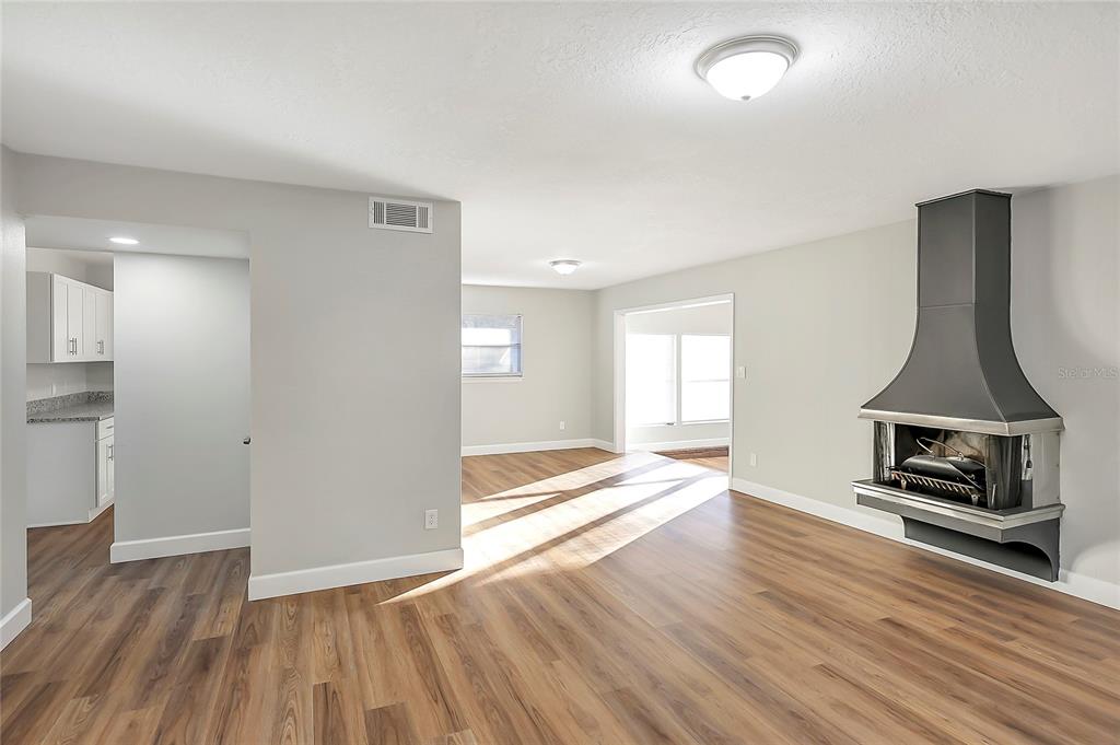 3418 Southeast 13th Place Ocala, FL 34471 - Photo 7 of 35