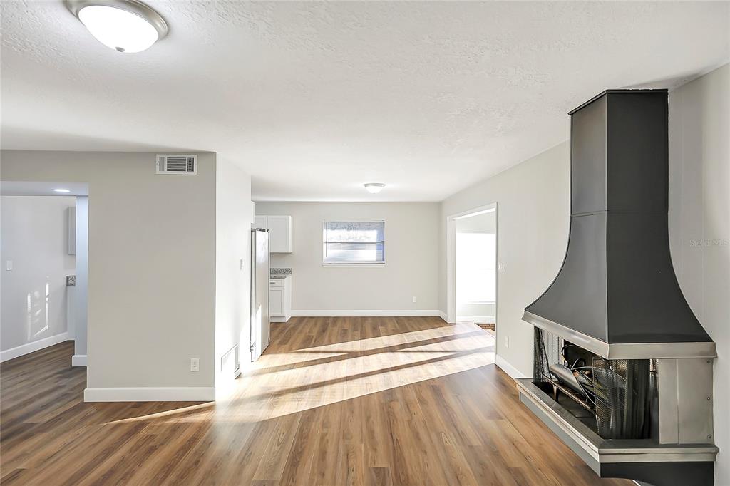 3418 Southeast 13th Place Ocala, FL 34471 - Photo 8 of 35