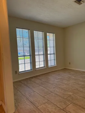 $1,950 | 4327 Townes Forest Road, Friendswood, TX 77546
