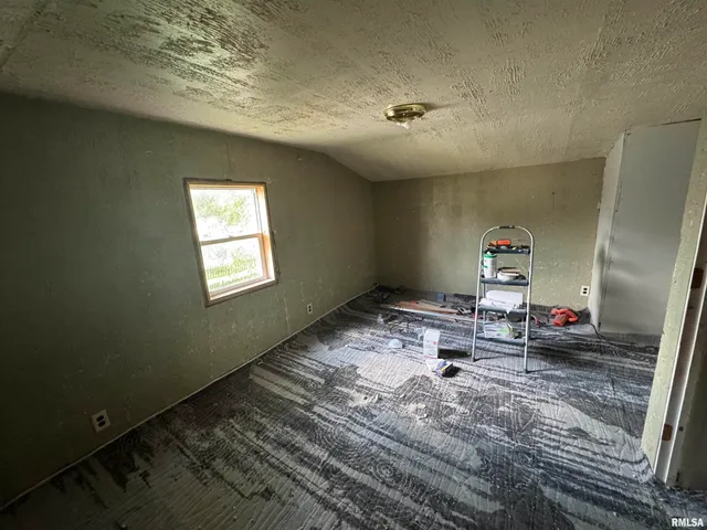 $34,900 | 805 South 10th Street, Monmouth, IL 61462