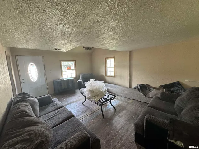 $34,900 | 805 South 10th Street, Monmouth, IL 61462