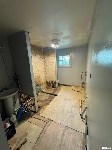 $34,900 | 805 South 10th Street, Monmouth, IL 61462