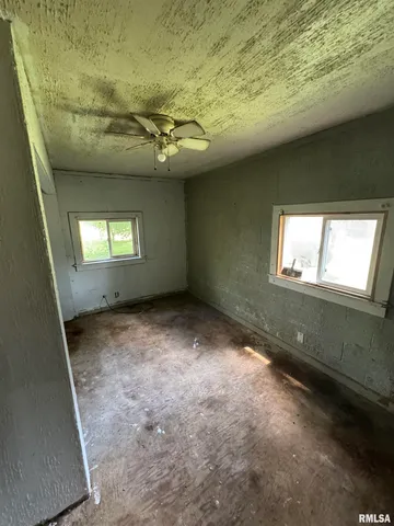 $34,900 | 805 South 10th Street, Monmouth, IL 61462