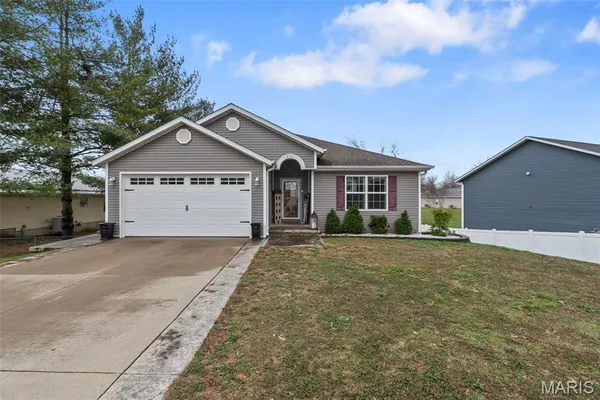 $335,000 | 910 Blackberry Lane, Perryville, MO 63775