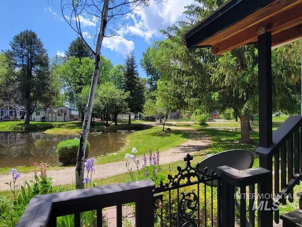 $239,900 | 21 E Street, Cascade, ID 83611