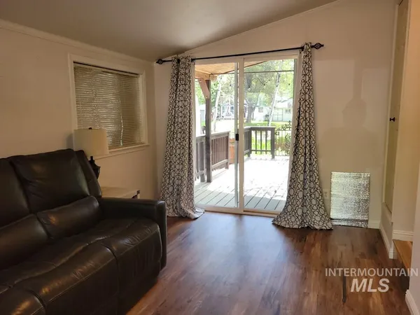 $239,900 | 21 E Street, Cascade, ID 83611