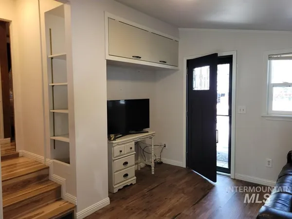 $239,900 | 21 E Street, Cascade, ID 83611