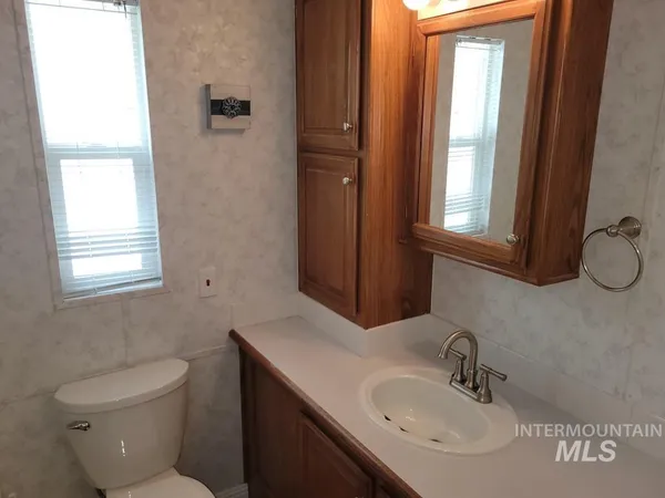 $239,900 | 21 E Street, Cascade, ID 83611