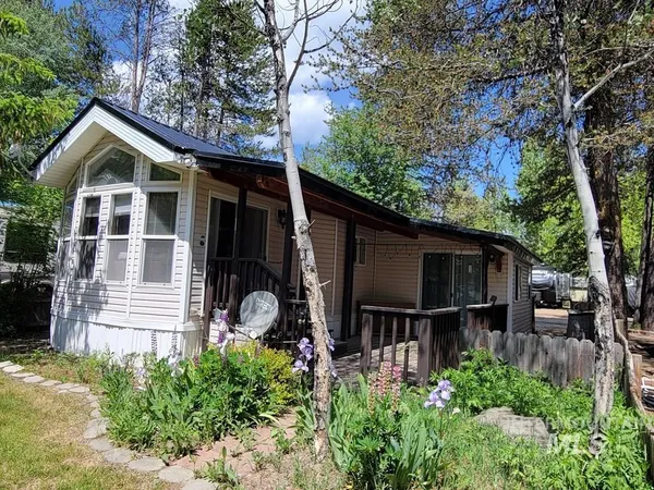 $239,900 | 21 E Street, Cascade, ID 83611