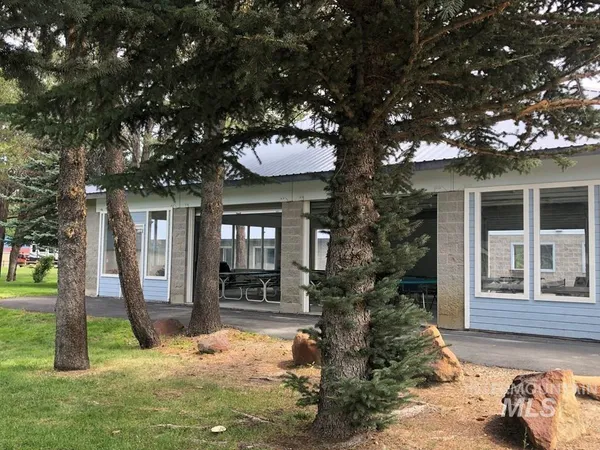 $239,900 | 21 E Street, Cascade, ID 83611