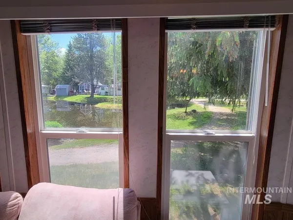 $239,900 | 21 E Street, Cascade, ID 83611