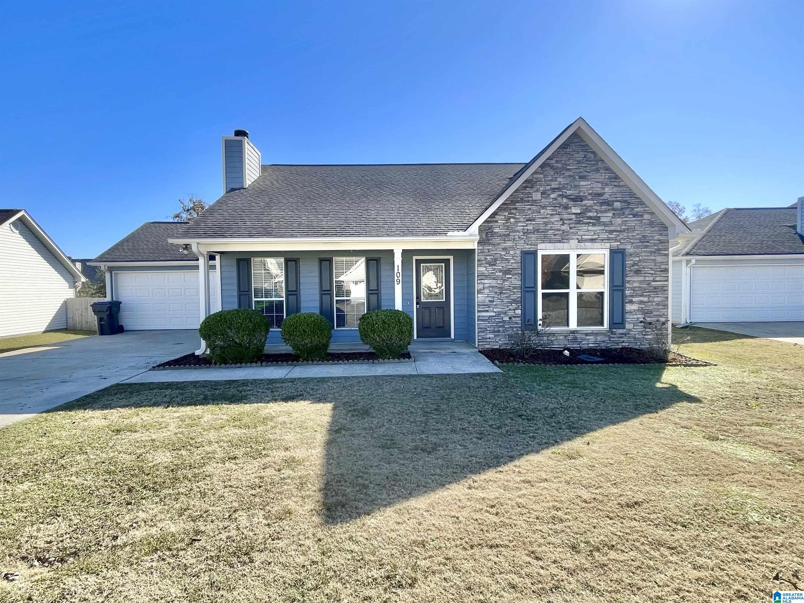 109 Spring Street Calera, AL 35040 - Photo 2 of 28