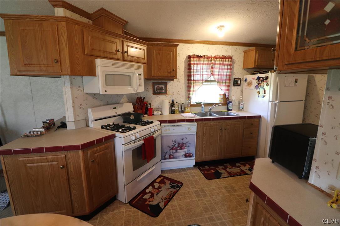 35 Hillside Place, Unit LOT 35 Kunkletown, PA 18058 - Photo 8 of 35 Kitchen