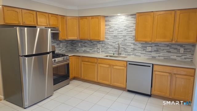 39 Coram Road, Unit 15 Shelton, CT 06484 - Photo 3 of 11 Gallery Image 3
