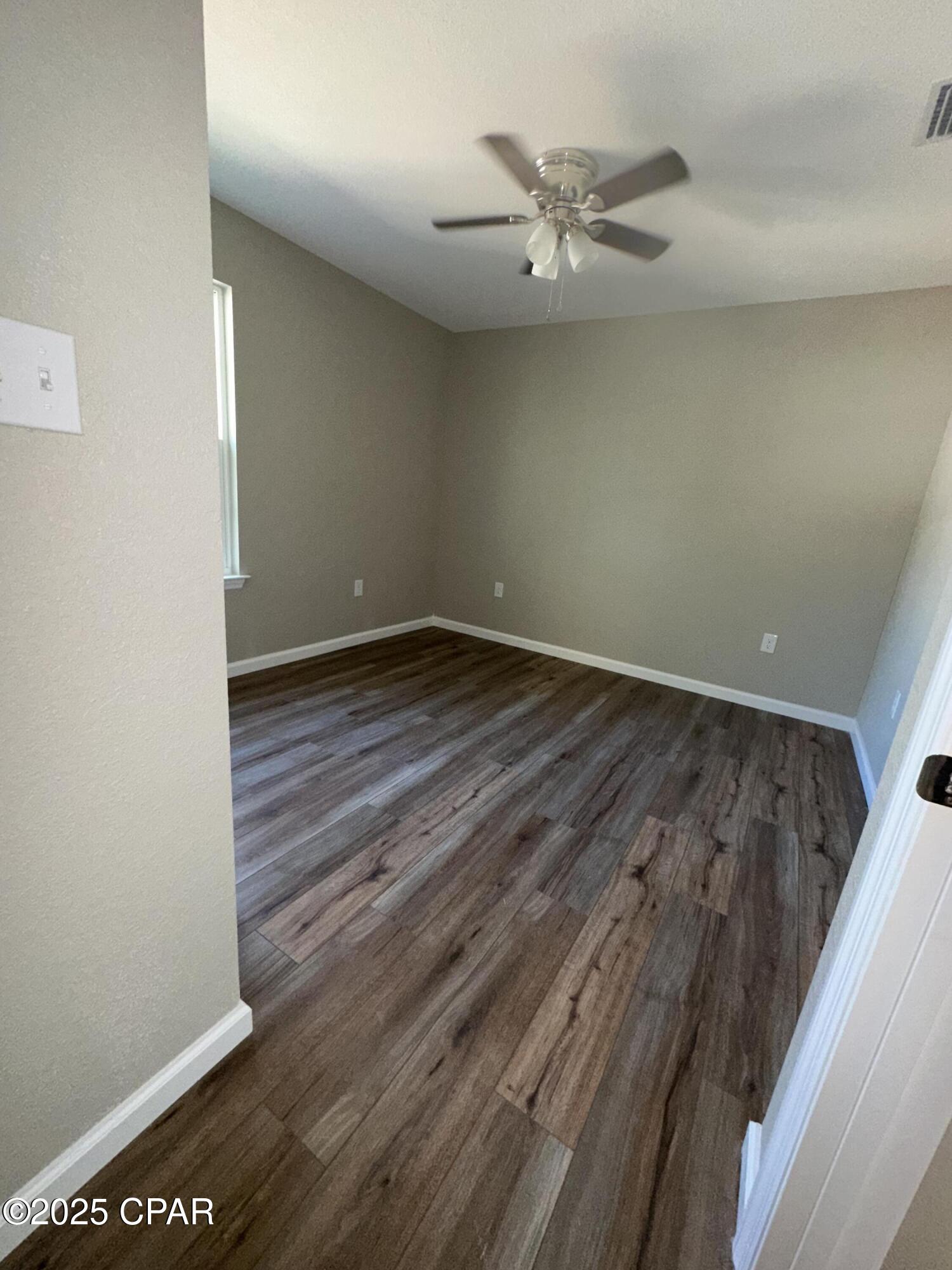 6630 Grande Oak Loop Grand Ridge, FL 32442 - Photo 8 of 20