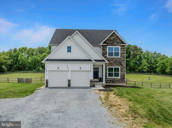 $649,900 | 32 Trophy Court, Kearneysville, WV 25430