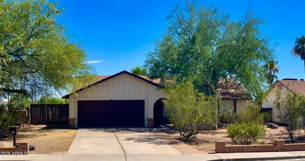 $2,275 | 3901 West Sweetwater Avenue, Phoenix, AZ 85029