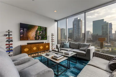 $1,475,000 | 3130 North Harwood Street, Unit 801, Dallas, TX 75201
