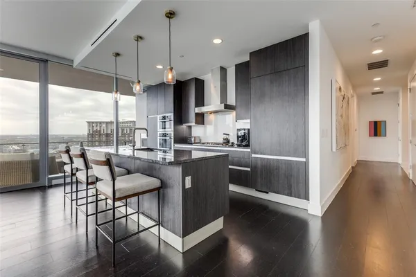 $1,475,000 | 3130 North Harwood Street, Unit 801, Dallas, TX 75201
