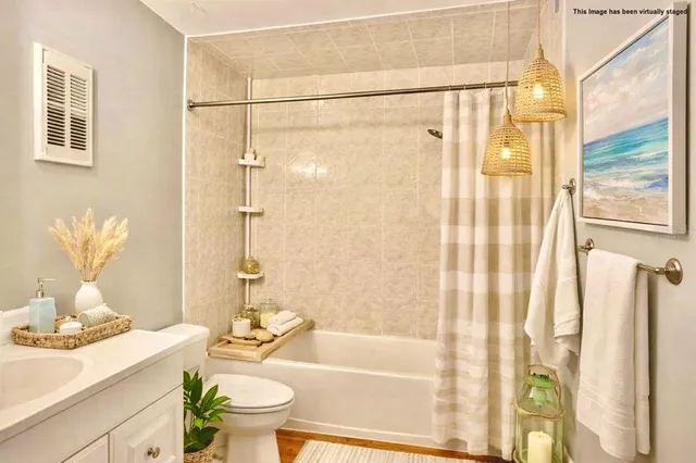 $1,800 | 14412 Reuter Strasse Circle, Unit 213, Tampa, FL 33613