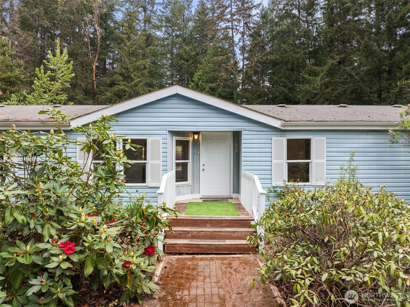 13159 Glenwood Road Southwest Port Orchard, WA 98367 - Photo 4 of 34 Gallery Image 4