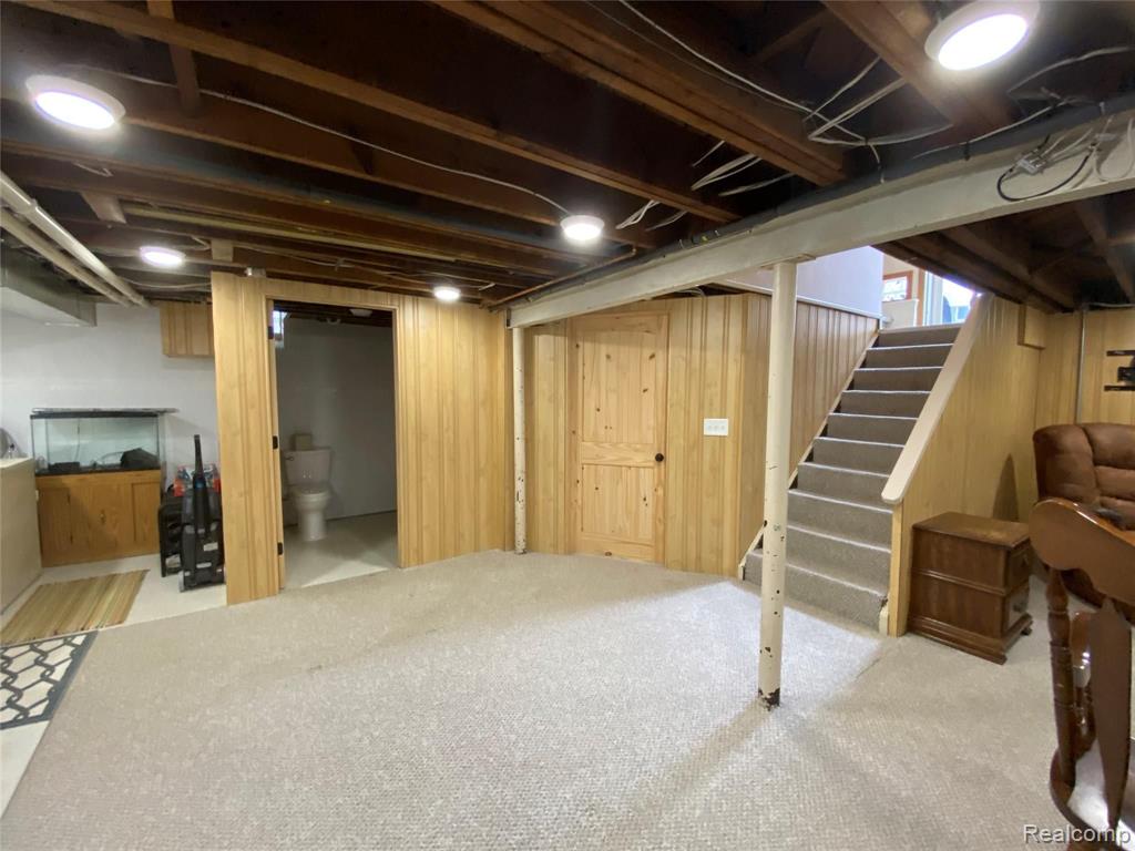 8025 Pelham Road Allen Park, MI 48101 - Photo 18 of 34