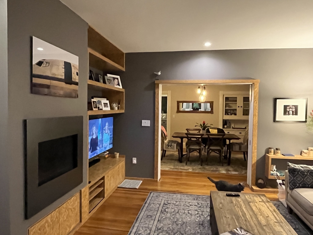 11 Edwards Street, Unit 1 Beverly, MA 01915 - Photo 2 of 6