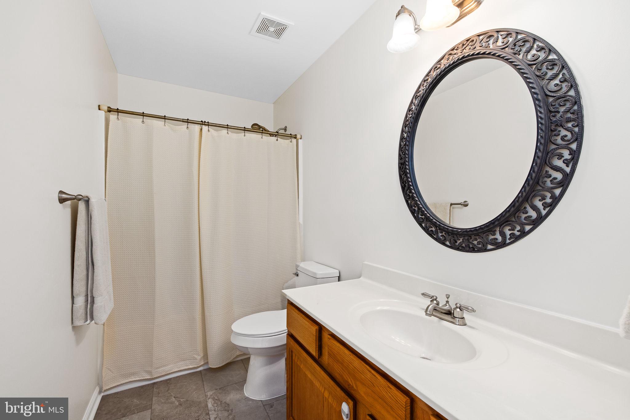 23 Richmond Road Castleton, VA 22716 - Photo 47 of 75 Full Bathroom Upstairs