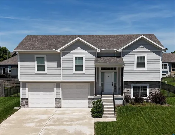 $420,000 | 1807 Alpine Drive, Pleasant Hill, MO 64080