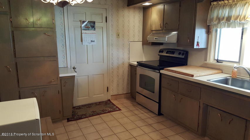 43 Spring Street Carbondale, PA 18407 - Photo 11 of 26 Gallery Image 11