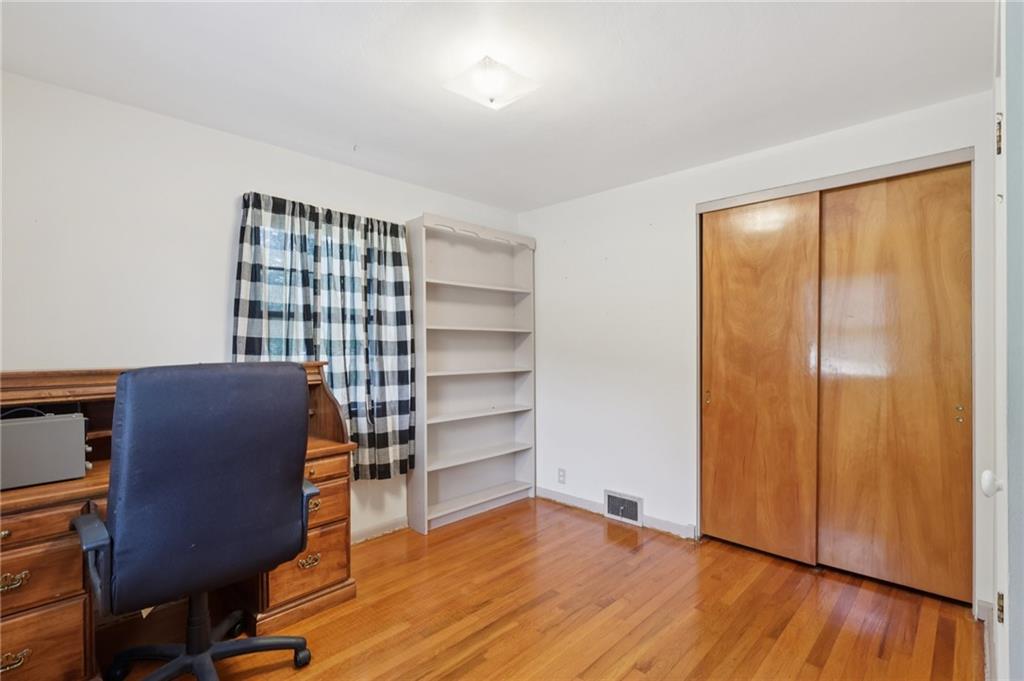 714 Colonial Drive Apollo, PA 15613 - Photo 29 of 32 a view of room with wooden floor and windows