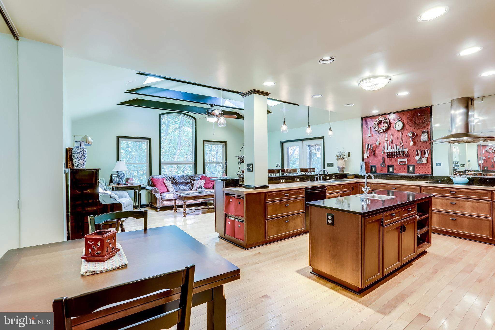 1821 Post Oak Trail Reston, VA 20191 - Photo 20 of 47