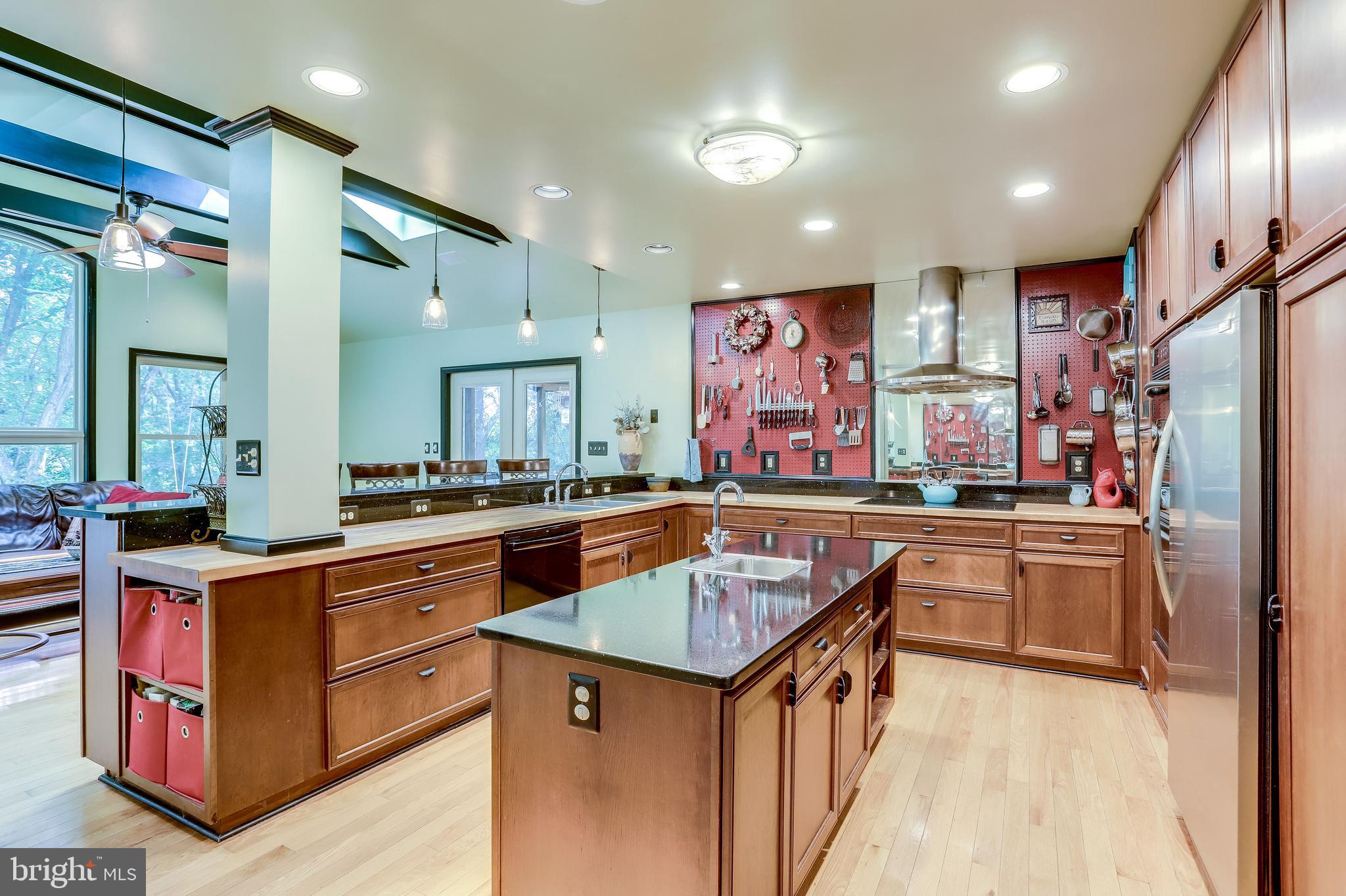 1821 Post Oak Trail Reston, VA 20191 - Photo 21 of 47