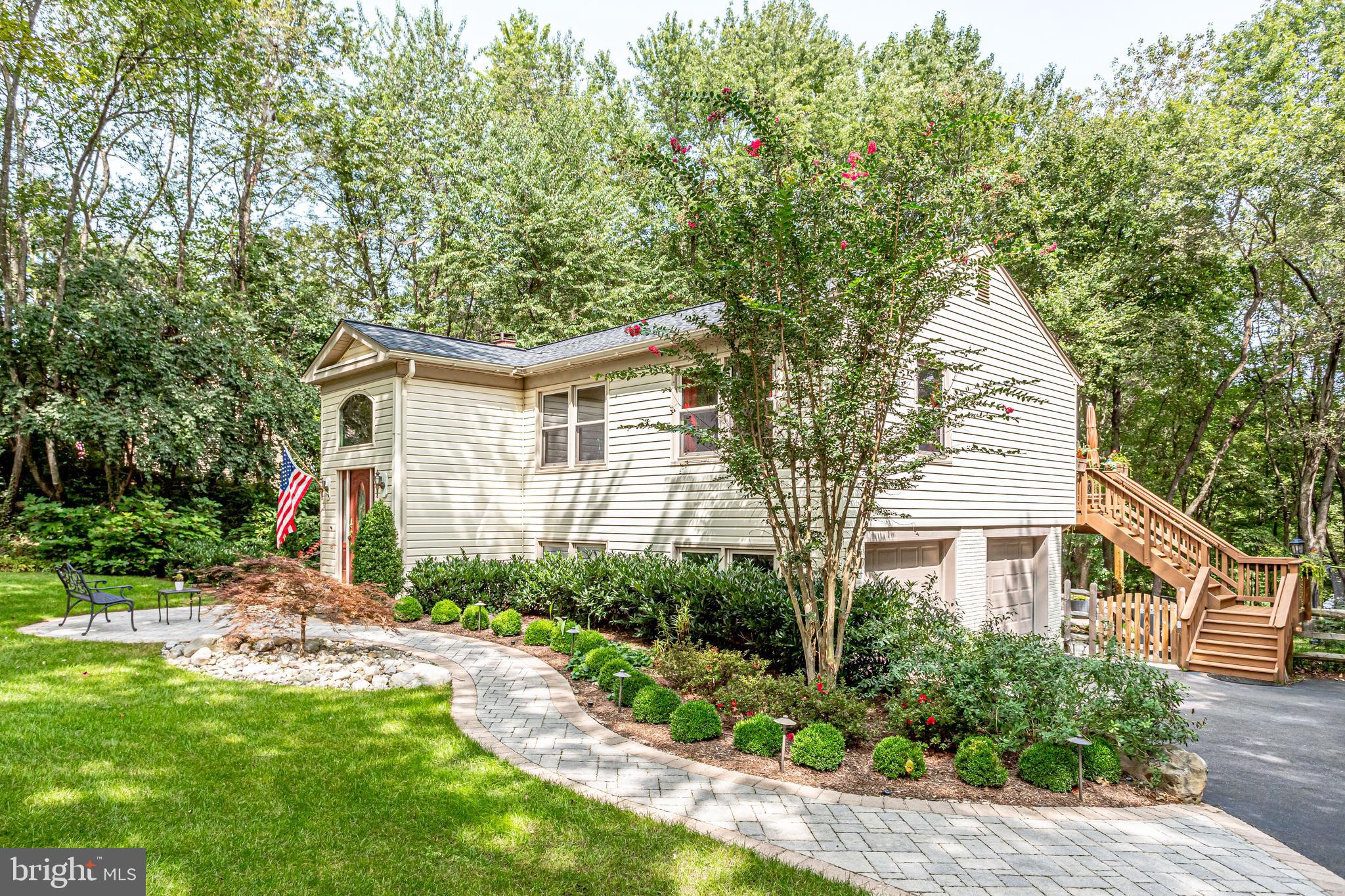 1821 Post Oak Trail Reston, VA 20191 - Photo 4 of 47