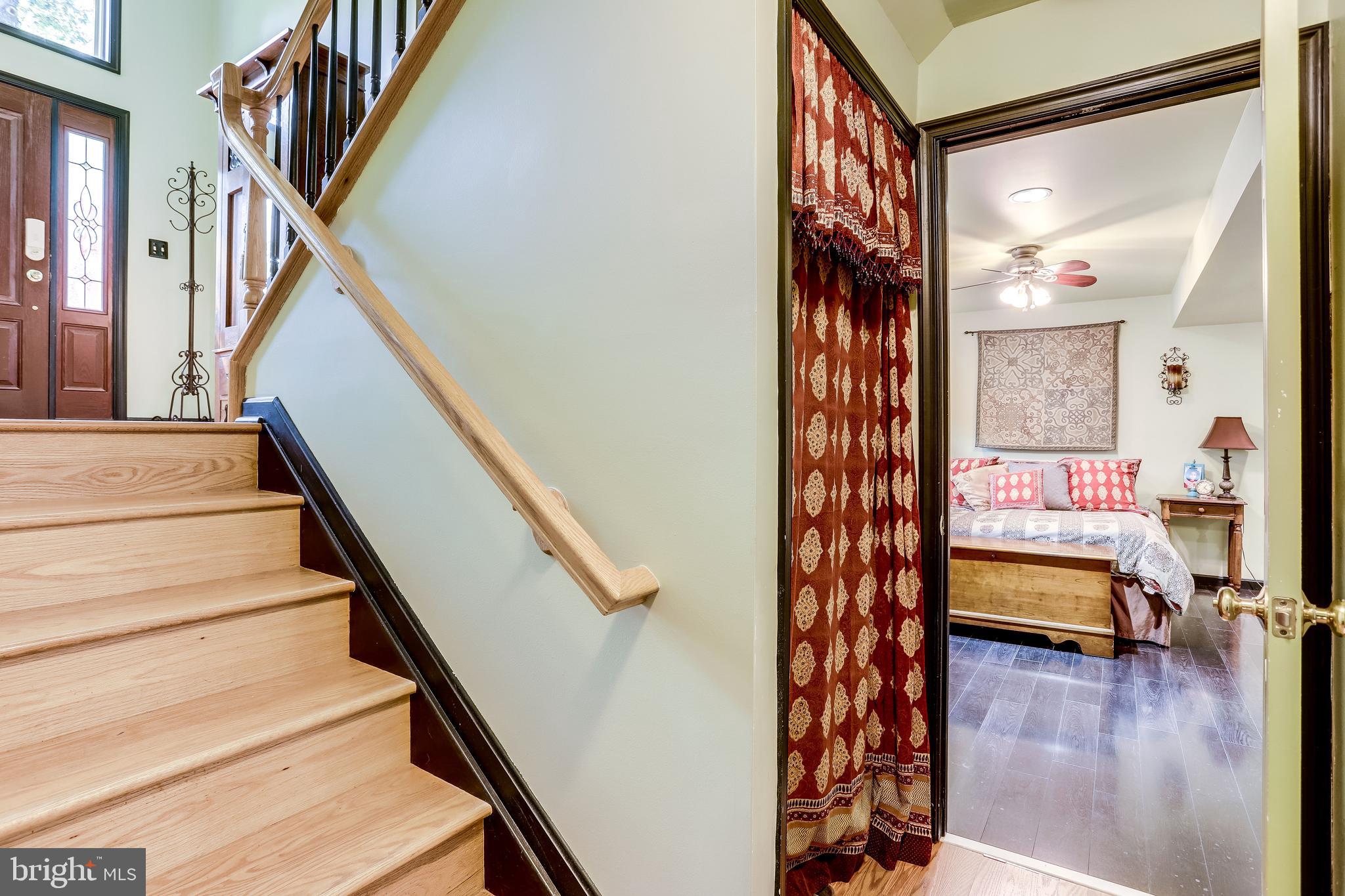1821 Post Oak Trail Reston, VA 20191 - Photo 38 of 47
