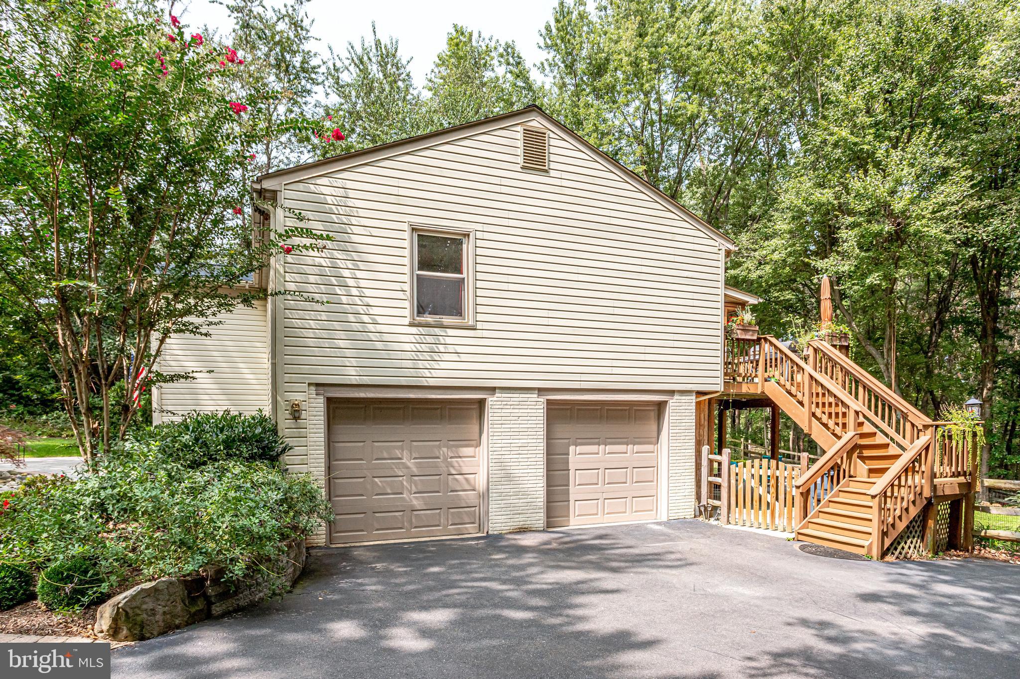 1821 Post Oak Trail Reston, VA 20191 - Photo 5 of 47