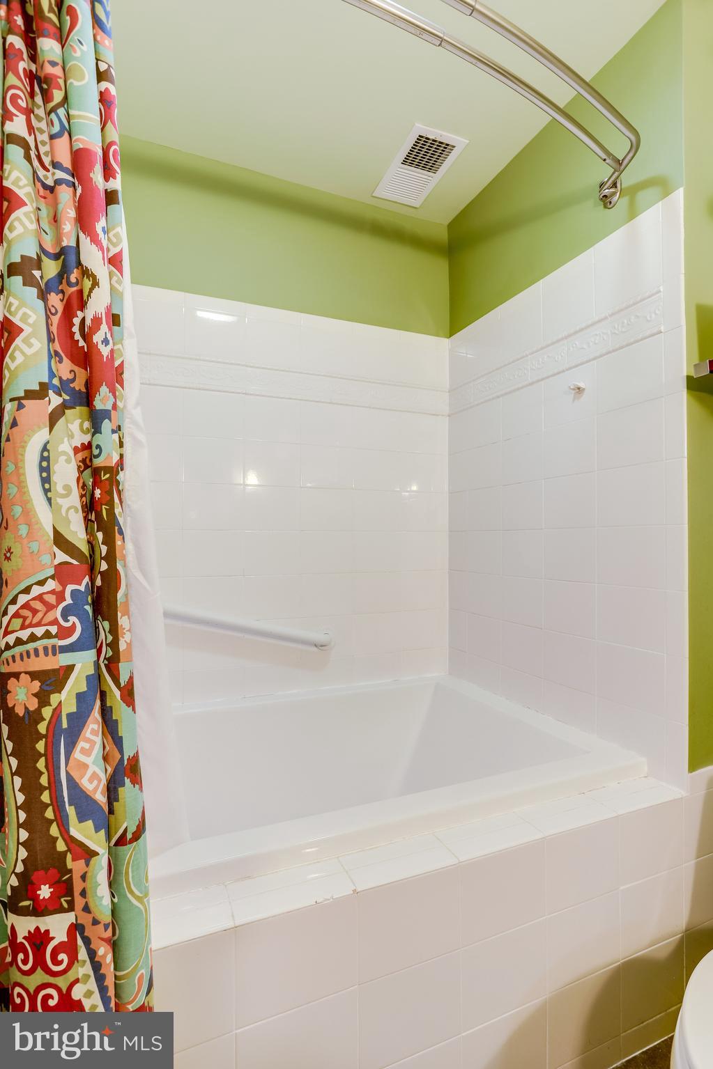 1821 Post Oak Trail Reston, VA 20191 - Photo 43 of 47