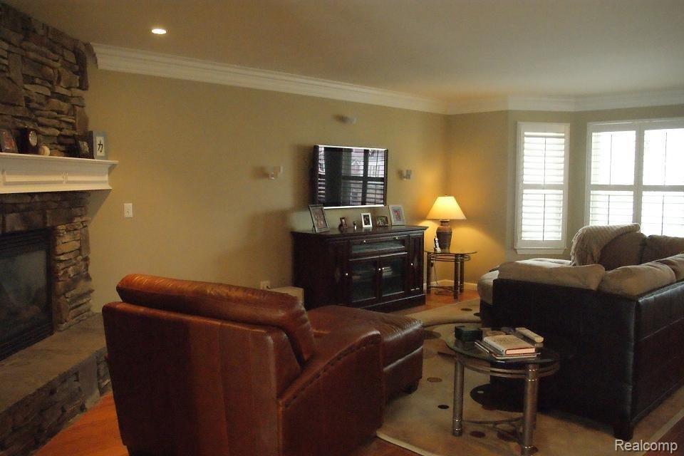 2147 Harvard Road Berkley, MI 48072 - Photo 2 of 15 GR with Bay Window