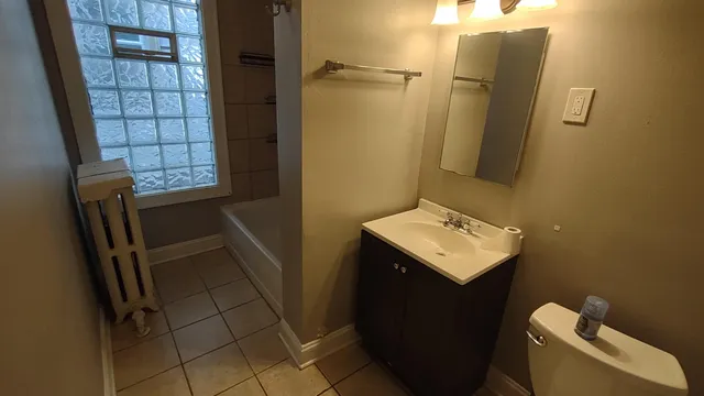 $1,850 | 3038 North Farwell Avenue, Milwaukee, WI 53211